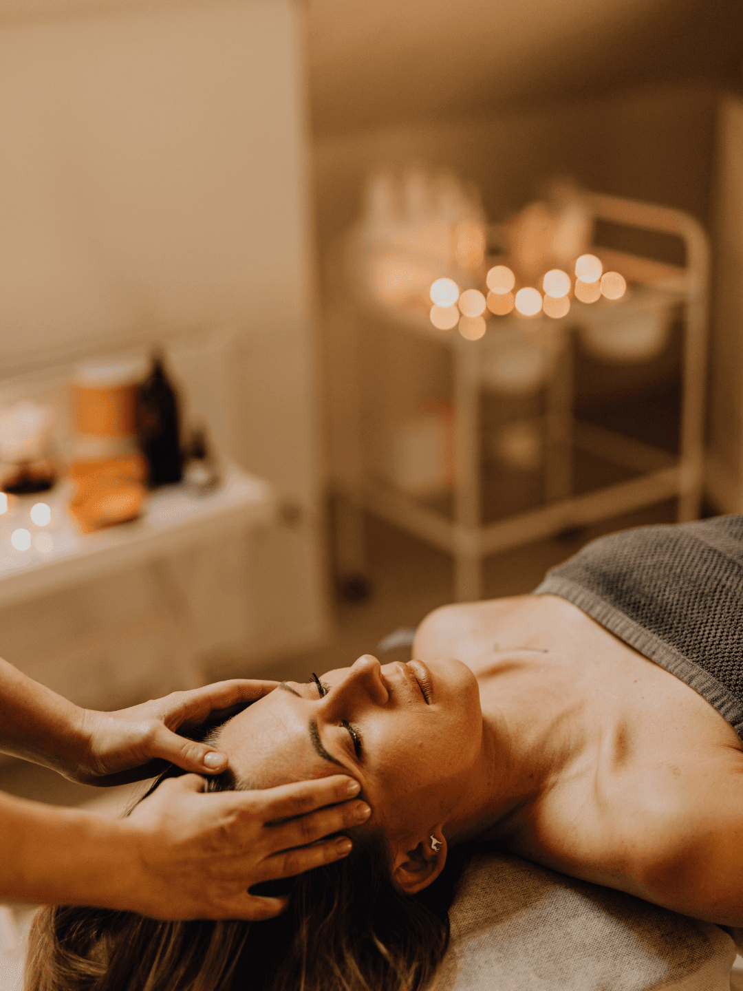 Massaggio Bio-Energetico — cromoterapia presso Donna In